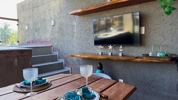 Villa | Outdoor dining