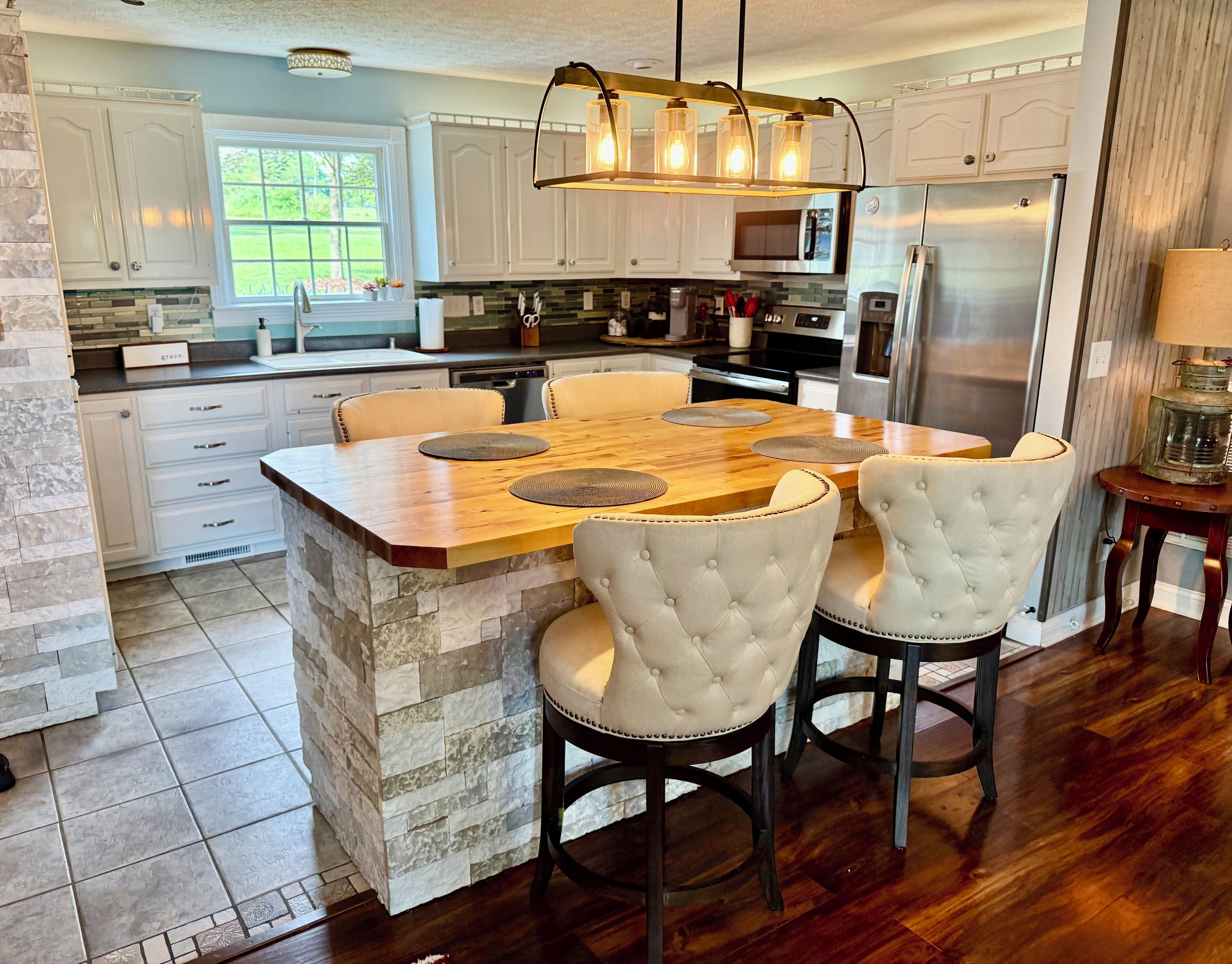 Refrigerador, microondas, horno, placa de cocina