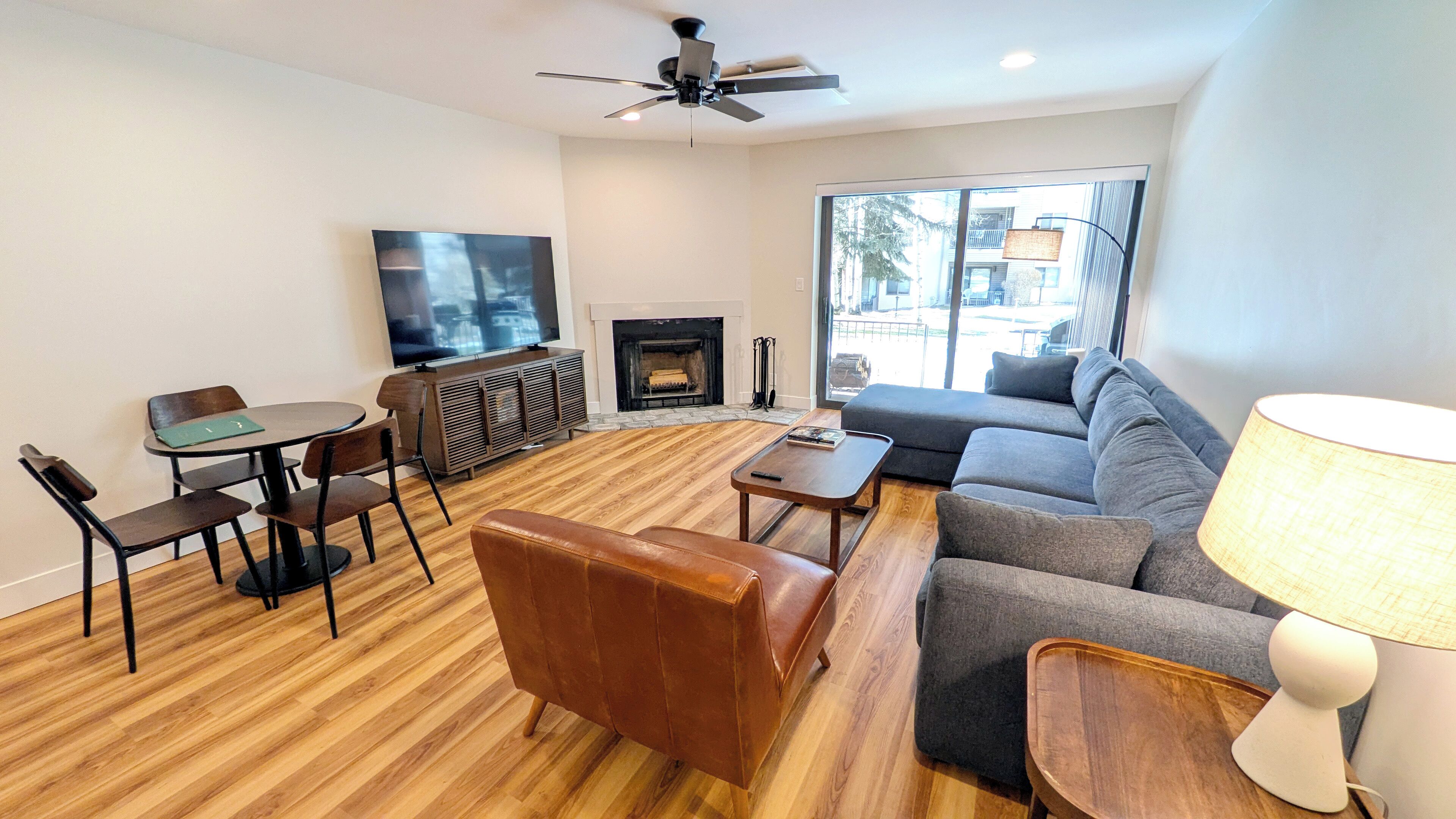 智能電視、壁爐