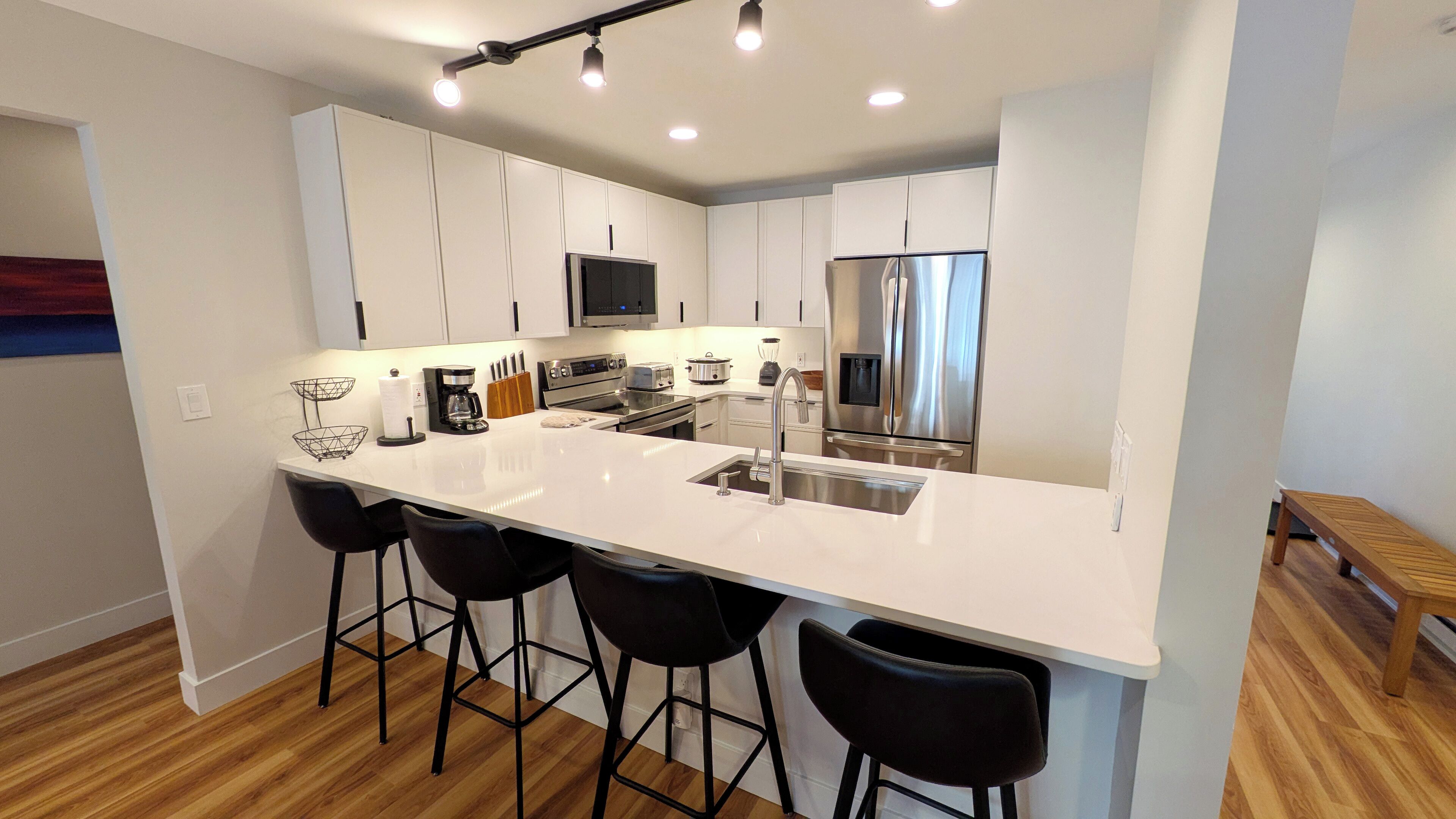 雪櫃、微波爐、焗爐、爐具