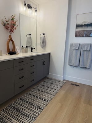 Interior - Midtown Heights Townhome: EV Charger & walkable to BSU Campus. (Boise)