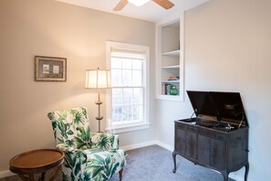 Living area - Park House Inn (Saugatuck)