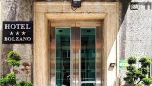 Unclassified image, 2 of 42, button - hotel bolzano  (Milan)