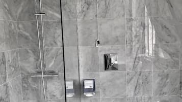 Triple Room, 3 Twin Beds, Non Smoking | Bathroom | Shower, free toiletries, hair dryer, slippers