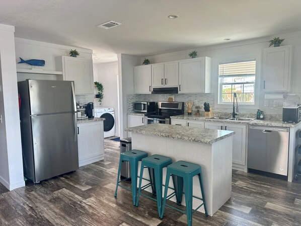 Private kitchen - Charming Seascape Casita, Kayaks and Bikes. Saint James City (Saint James City)