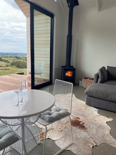 Cosy Cabin on the Hilltop in Cust