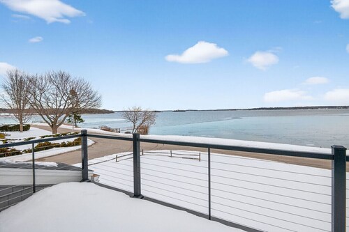 Modern Waterfront Apt with Bay Views