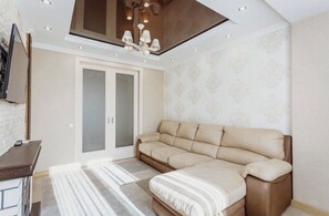 Living area - Prime location apartment-walk to Main atteactions (București)