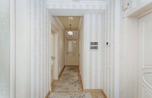 Interior - Prime location apartment-walk to Main atteactions (București)