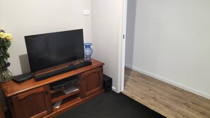 Room, 1 Bedroom, Accessible | Room amenity - Room-5 Mins to Lake Macquarie, 30 to Hun (Newcastle)