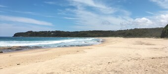 Room-5 Mins to Lake Macquarie, 30 to Hun