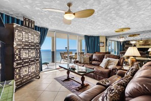TV - Endless Beach Front Views Await – Long Beach Resort Escape W/Free Beach Chairs (Panama City Beach)
