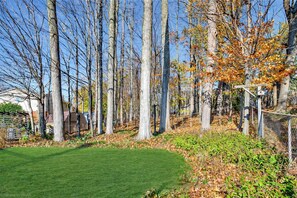 Property grounds - Enjoy a peaceful stay with a touch of nature (Waterloo)