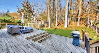 Elegant 4BR Home | Private Backyard & Trail Access