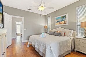 Rumah, Beberapa Tempat Tidur, patio, pemandangan kebun (116 Island Cove Ct) | 3 kamar tidur dan didekorasi berbeda-beda