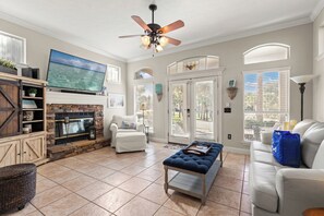 Ferienhaus, Mehrere Betten, Terrasse, Gartenblick (116 Island Cove Ct) | Wohnbereich