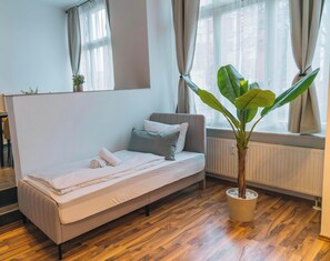 熨斗/熨衣板、WiFi、床单