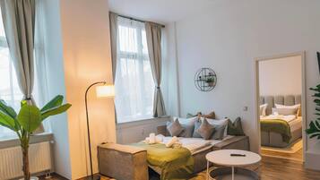 Iron/ironing board, WiFi, bed sheets