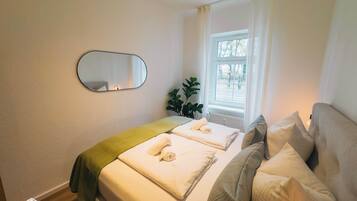 BĂŒgeleisen/BĂŒgelbrett, WLAN, BettwĂ€sche