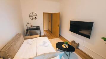 BĂŒgeleisen/BĂŒgelbrett, WLAN, BettwĂ€sche