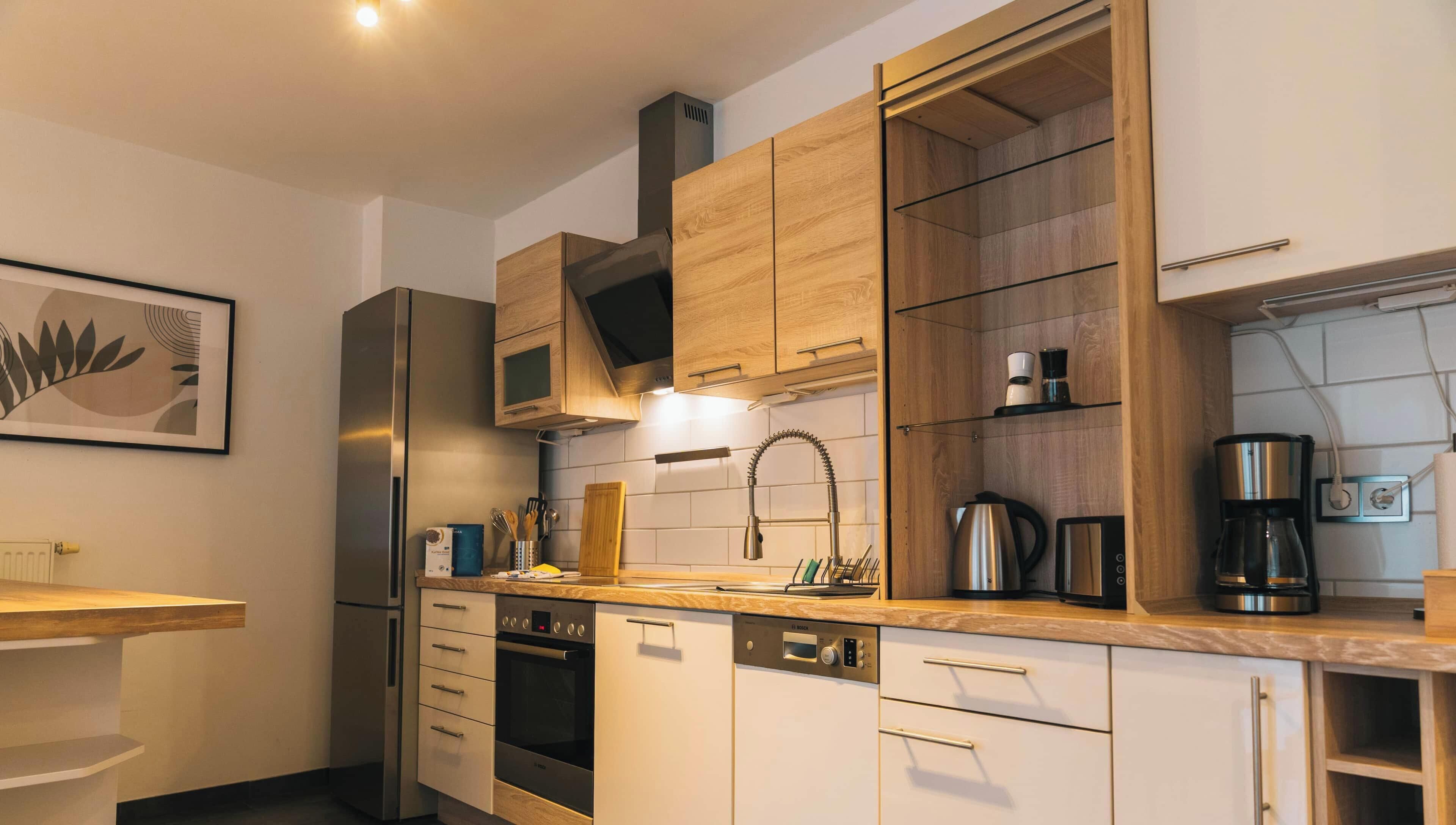 Fridge, oven, stovetop, dishwasher