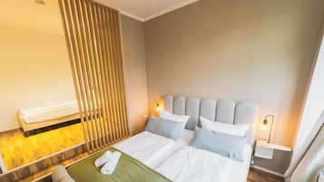 Iron/ironing board, WiFi, bed sheets