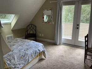 3 makuuhuonetta, silitysrauta/-lauta, Wi-Fi, vuodevaatteet