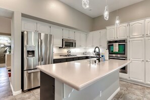 Micro-ondas, fogão, cooktop, lava-louças