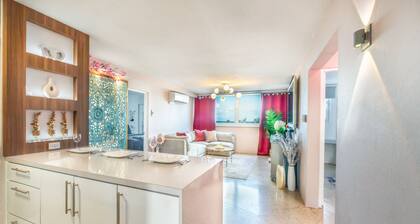 Penthouse Bay and City Skyline Views