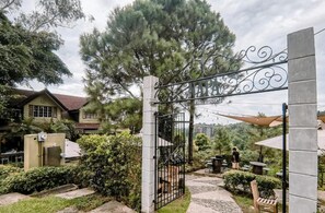 Property grounds - Cozy 1-bedroom condo in Alpine Villas Crosswinds Tagaytay (Tagaytay City)