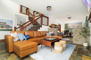 Smart TV, chimenea, videojuegos y futbolito 