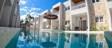 Villa | Pool | 2 outdoor pools