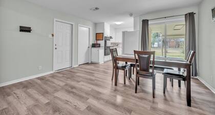 Charming 3-bedroom house with AC in friendly Temple. Privet, clean, safe, quiet.