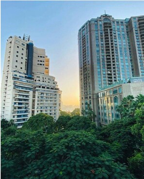 Exterior - Cozy stay in prime central of Cairo, Green & Nile View. (Cairo Governorate)