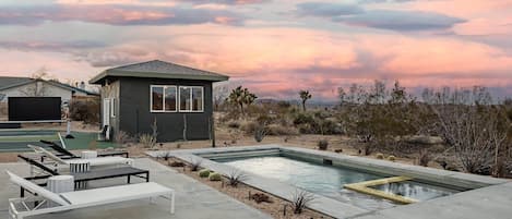 Outdoor pool, a heated pool