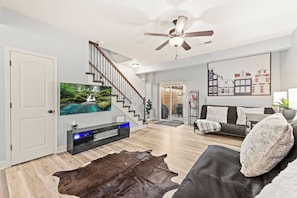 Télévision, cheminée