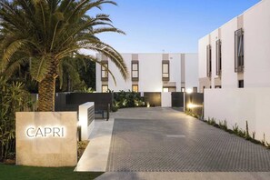 Property grounds - The Capri | Luxury 3BR Townhouse, Surfers Paradise (Surfers Paradise)