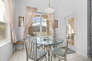 Dining - Windsor Palms 3BR FUN Retreat, Pool, Near Disney (Kissimmee)
