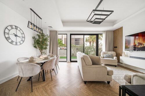 4 Bedroom Villa - Modern and Upgraded- Damac Hills 2