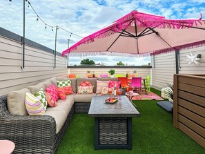 Outdoor dining - Girls Getaway-Insta Worthy-Rooftop-Broadway 10 Min (Nashville)