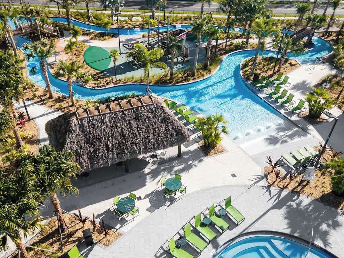 3 piscines extérieures