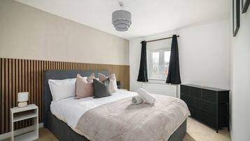 3 bedrooms, iron/ironing board, WiFi, bed sheets