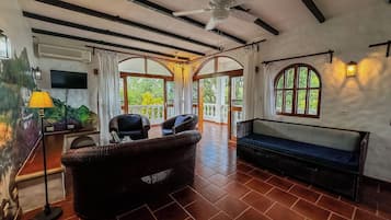 Comfort-Apartment, KĂŒche, Meerblick | Wohnbereich