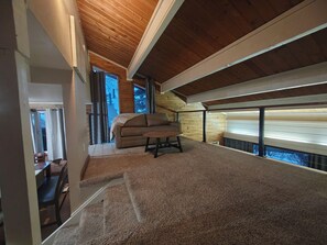 Interior - Chilling in the Boat! Location, Comfort & Style (Steamboat Springs)