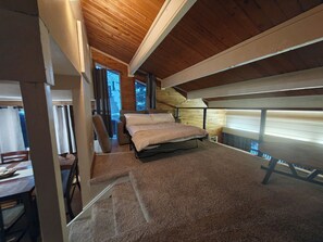 Iron/ironing board, free WiFi, bed sheets - Chilling in the Boat! Location, Comfort & Style (Steamboat Springs)