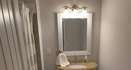Amazing Country Resort Minutes from KC & FIFA 2026, Pool, Pond, Games, Sleeps 10