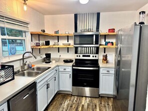 Mikrowelle, Ofen, Herdplatte, Geschirrsp üler