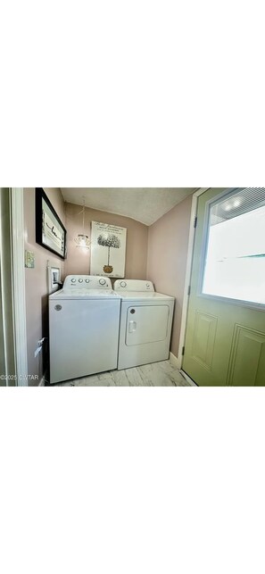 Interior - Cozy Tiny Home - Open Concept -  Minimal Medina (Medina)