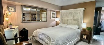 Cozy Tiny Home - Open Concept -  Minimal Medina