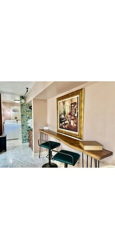 Cozy Tiny Home - Open Concept -  Minimal Medina